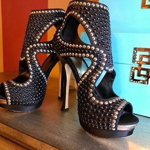 Bebe black studded pumps